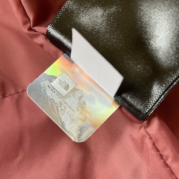 The North Face Women’s Gatekeeper Jacket In Wild Ginger - Picture 10 of 10